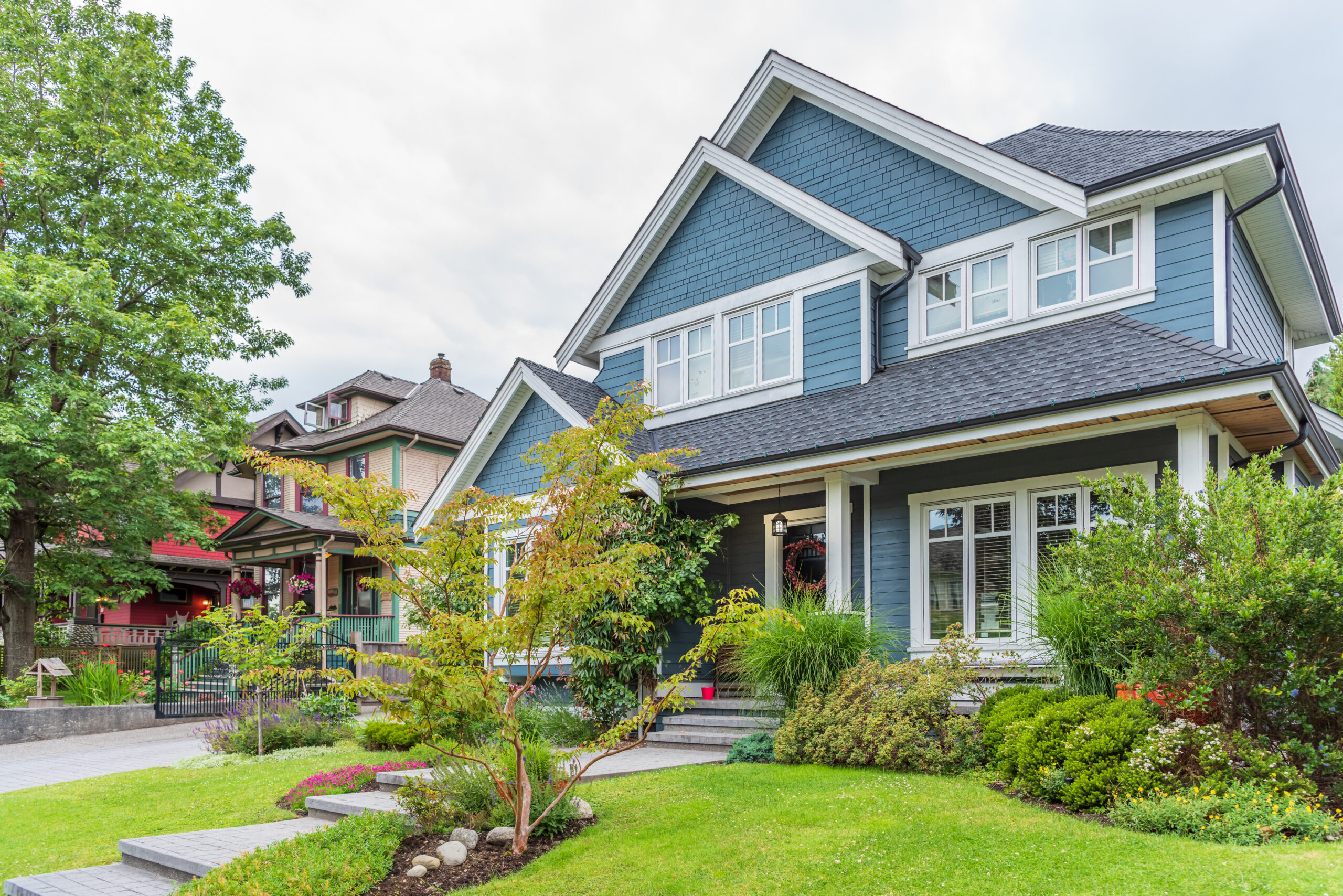 Houses in suburb at Summer in the north America. Luxury houses with nice landscape.